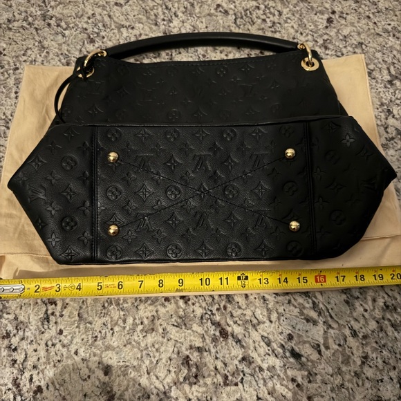 Louis Vuitton Artsy - Picture 8 of 10